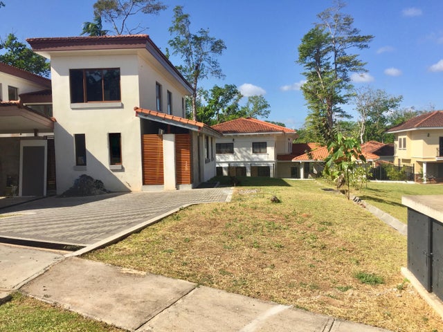 Premium Lot in Clayton